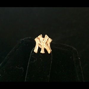 New York NY Yankees 14K Gold 2nd Hole Earring